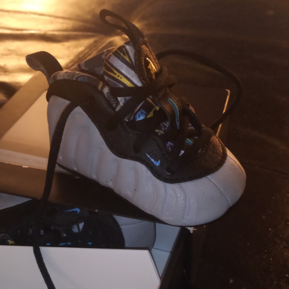 Nike little posite one CB
